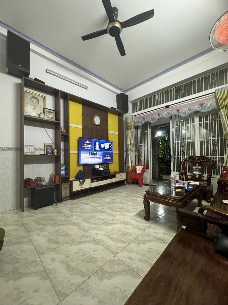Bán nhà gần Vòng Xoay An Lạc